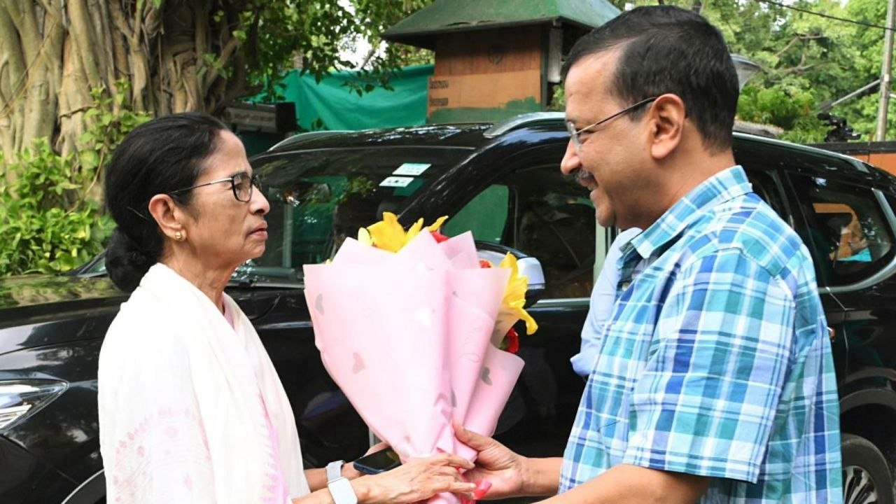 Mamata Banerjee and Arvind Kejriwal meet in New Delhi before the INDIA bloc meeting to discuss opposition coordination and political strategy.